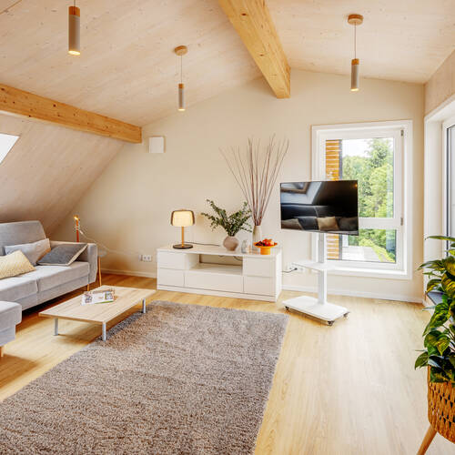 appartement sous les toits avec 2 pièces | Munich-Berg am Laim | 13504