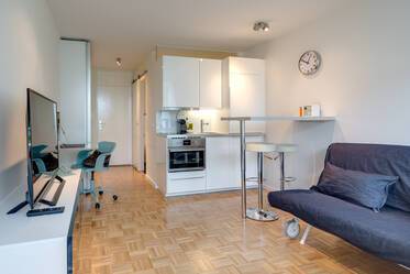 Rotkreuzplatz : studio de haute qualité avec balcon