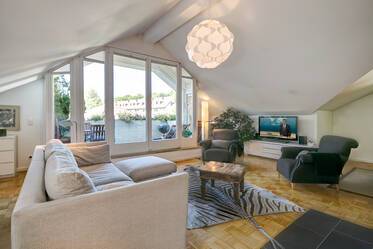 Appartement sous les toits très beau et meublé à Giesing