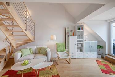 Appartement avec mezzanine très beau et meublé à Schwabing