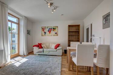 Appartement beau et meublé à Obersendling