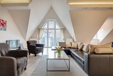 Appartement sous les toits très beau et meublé à Isarvorstadt