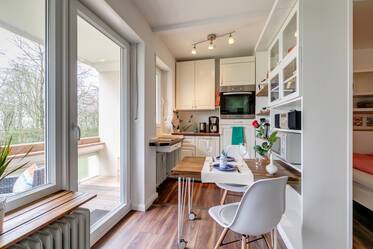 Appartement moderne avec petit espace de travail