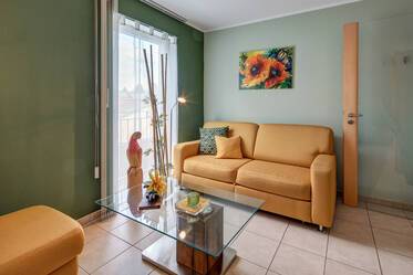 Appartement sous les toits beau et meublé à Feldmoching