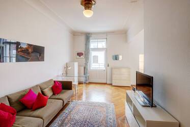 Appartement de 1,5 pièce dans un immeuble Art Nouveau, Untersendling