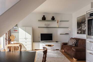 Appartement sous les toits beau et meublé à Giesing
