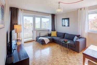 Appartement très beau et meublé à Feldmoching