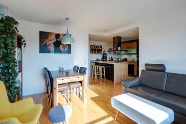 Appartement beau et meublé à Sendling