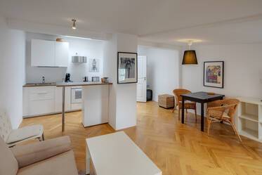 Appartement sous les toits beau et meublé à Schwanthalerhöhe