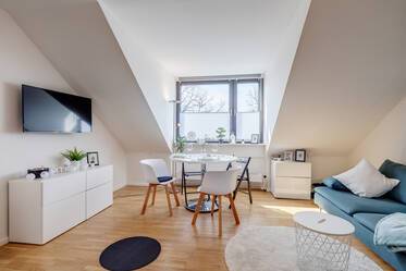Appartement sous les toits très beau et meublé à Trudering