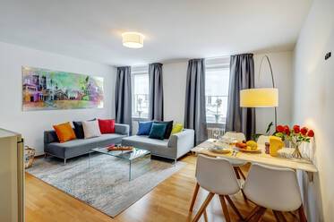 Réservé aux entreprises - Emplacement privilégié à Lehel, sur la Thierschplatz