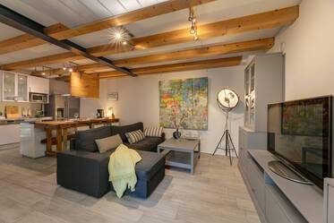 Appartement style maisonnette beau et meublé à Westend