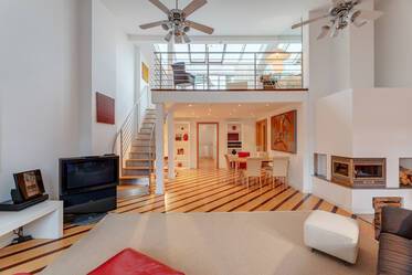 Appartement de toit-terrasse ensoleillé avec galerie à Schwabing