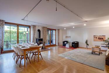 Dernière maison de la rangée de maisons mitoyennes meublée à Forstenried