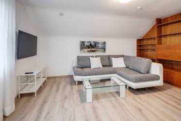 Appartement sous les toits sympa et meublé à Pullach im Isartal