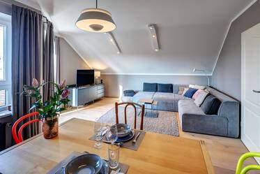 Appartement sous les toits très beau et meublé à Obergiesing