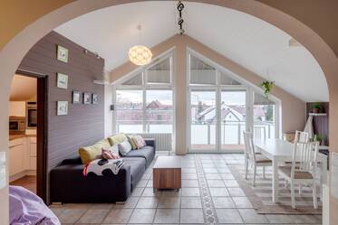 Appartement sous les toits très attrayant et meublé à Eching