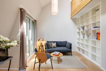 Appartement style maisonnette avec mezzanine très beau et meublé à Herzogpark