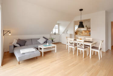 Appartement lumineux mansardé à louer à Lerchenau