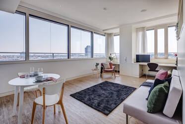 Appartement très beau et meublé à Olympiadorf