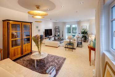Appartement luxueusement meublé à Sendling