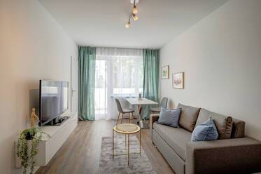 Appartement beau et meublé à Sendling