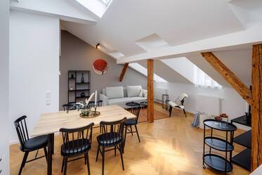 Appartement sous les toits très beau et meublé à Isarvorstadt