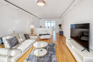 Appartement style maisonnette très beau et meublé à Olympiadorf