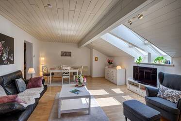 Appartement mansardé lumineux au bord du lac Ammersee