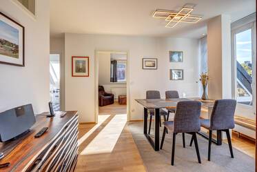 Appartement sous les toits beau et meublé à Laim