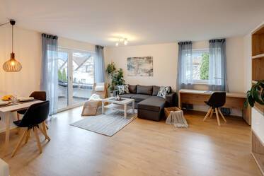 Appartement sous les toits beau et meublé à Feldmoching