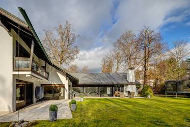 Villa spacieuse avec piscine dans la région très prisée de Gründwald