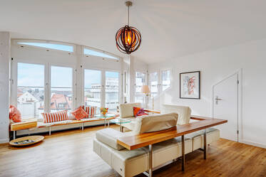 Appartement sous les toits très beau et meublé à Zentrum