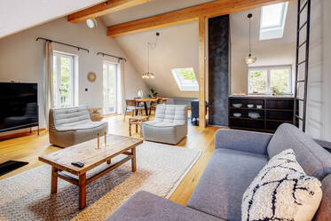 Appartement sous les toits très beau et meublé à Starnberg