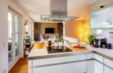 Appartement style maisonnette très beau et meublé à Sendling