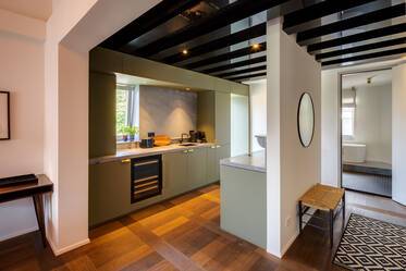 Appartement style maisonnette logement exclusif, avec ameublement de haute qualité à Schwabing
