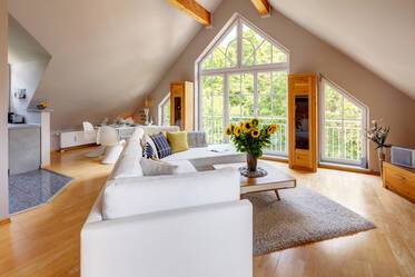 Appartement sous les toits très beau et meublé à Freimann