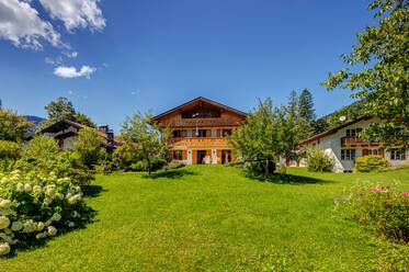 Appartement 4 pièces ensoleillé avec vue sur la montagne