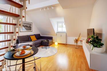 Appartement style maisonnette avec mezzanine très beau et meublé à Perlach