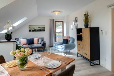 Appartement sous les toits très beau et meublé à Eching