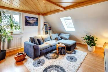 Appartement style maisonnette avec mezzanine beau et meublé à Karlsfeld