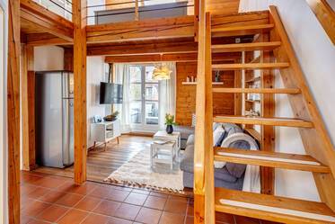 Appartement avec mezzanine beau et meublé à Kirchheim