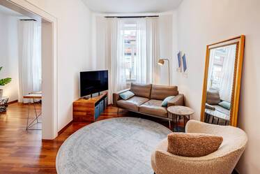 Location d&#039;un appartement historique élégant et lumineux