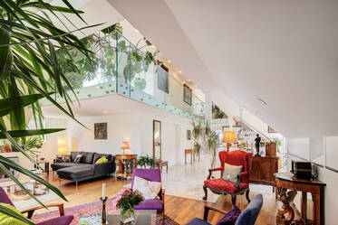 Location d'un appartement unique sur le toit-terrasse avec galerie
