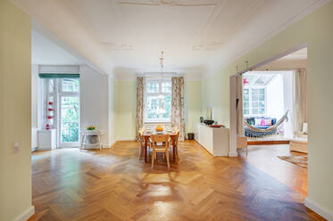 Appartement historique de 4 pièces dans un quartier privilégié de Schwabing