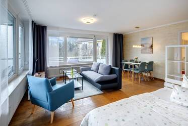 Spacieux appartement d&#039;une pièce avec deux balcons