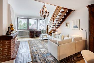 Galerie appartement avec mélange de styles : antique, mais moderne
