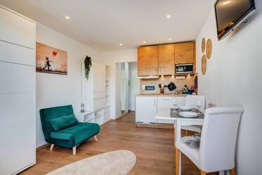 Studio beau et meublé à Am Hart