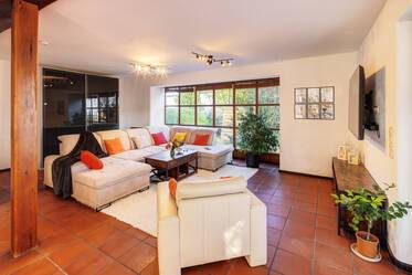 Maison mitoyenne belle et meublée à Obersendling