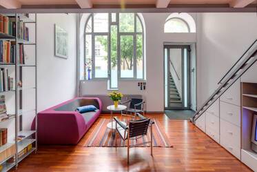 Appartement style maisonnette avec mezzanine très beau et meublé à Lehel
